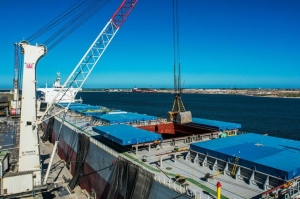 Terminal Multicargas Do Porto Do A U Registra Recorde De Movimenta O