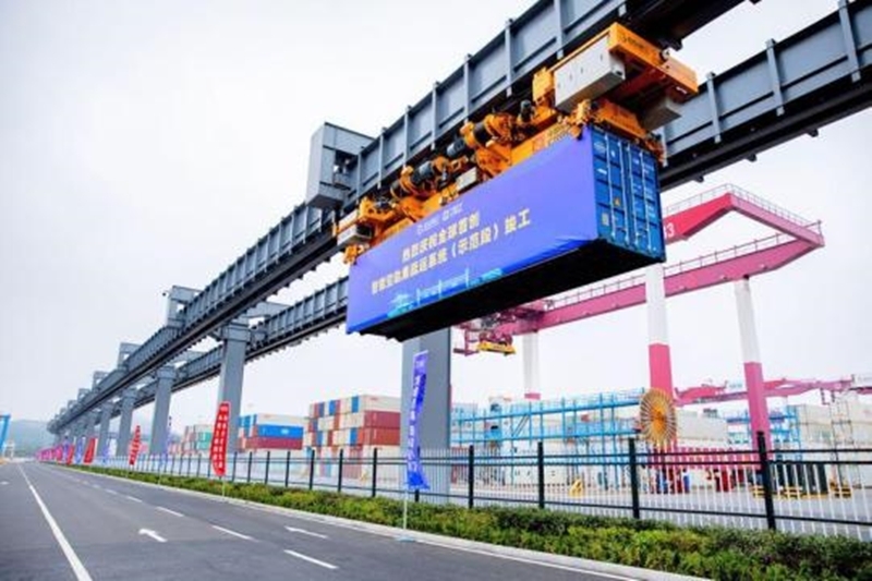 Qingdao revela sistema de transporte portu?rio inteligente