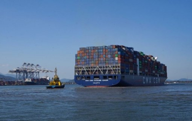 Porto de Santos ultrapassa 111 milh?es-t de carga no ano