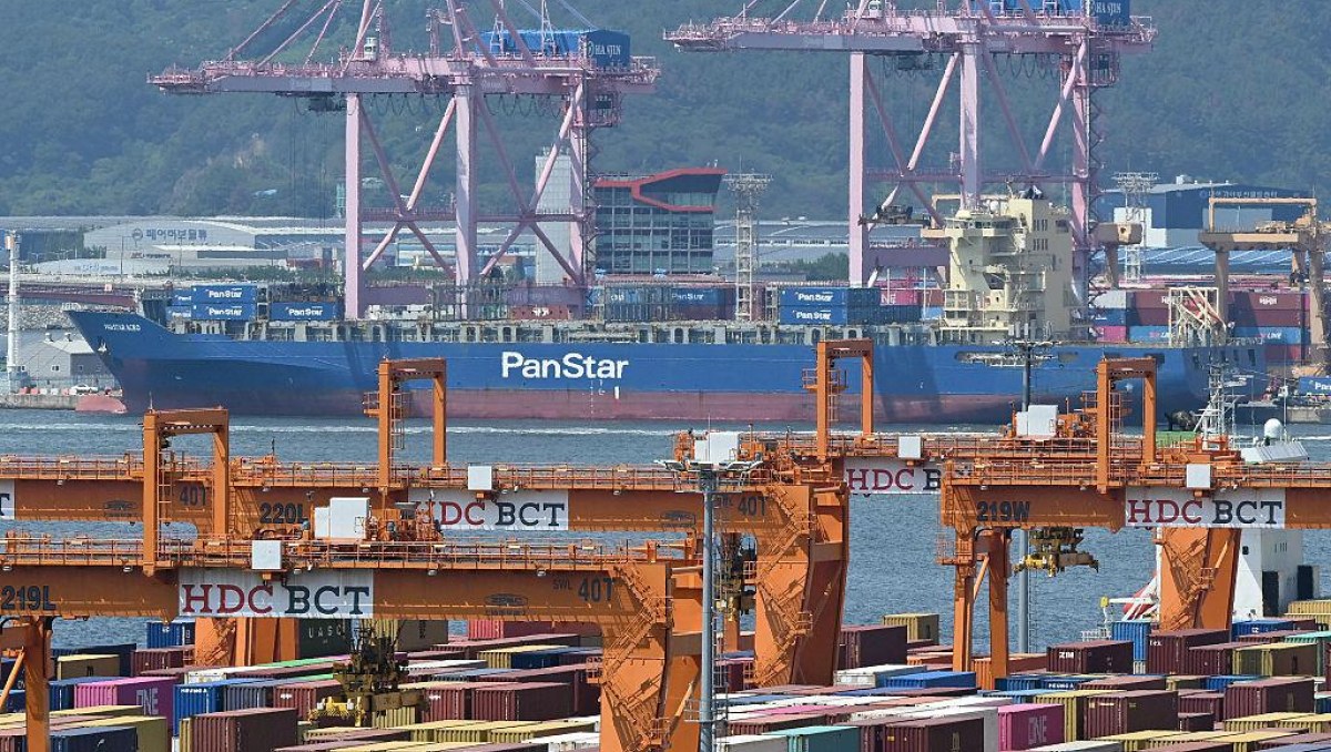 Coreia do Sul desafia rota tradicional por Suez e envia primeiro porta-contêineres comercial pelo Ártico
