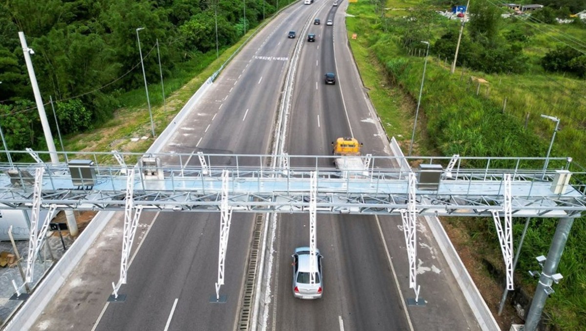 Free Flow chega à CNH do Brasil e motorista passa a consultar pedágios eletrônicos pelo celular