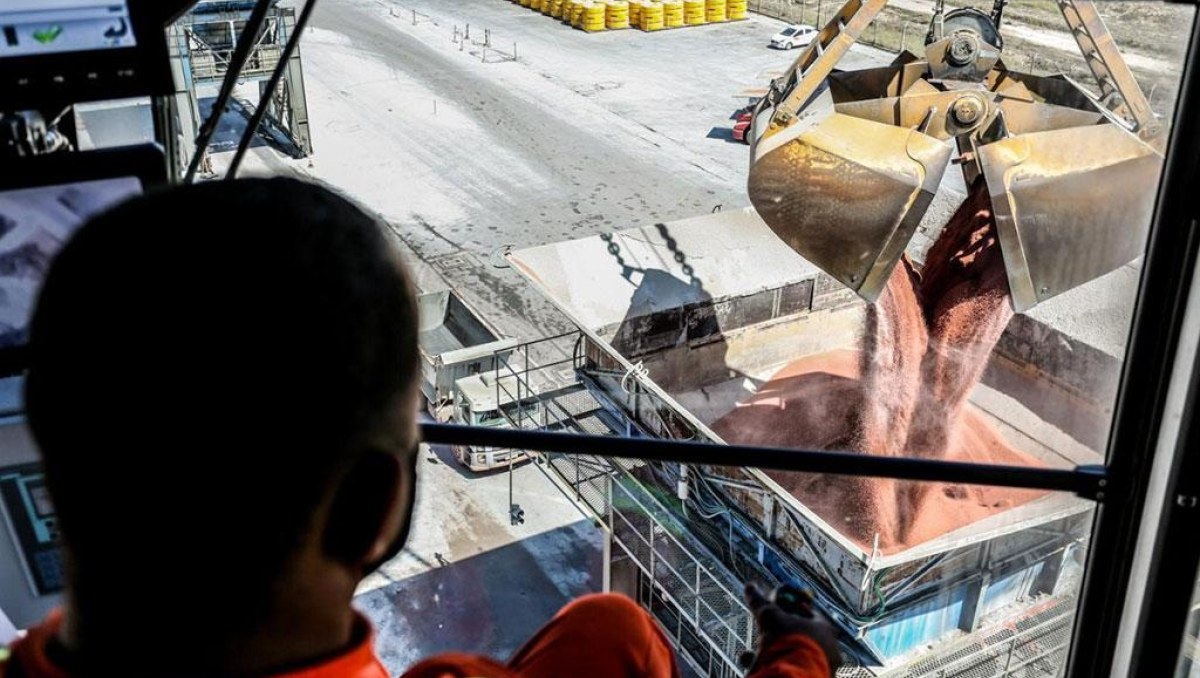 Mercado de fertilizantes enfrenta cenário de pressão diante de tensões geopolíticas