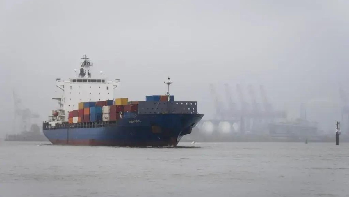 Porto de Santos passa a operar em condição de praticagem indireta devido aos ventos