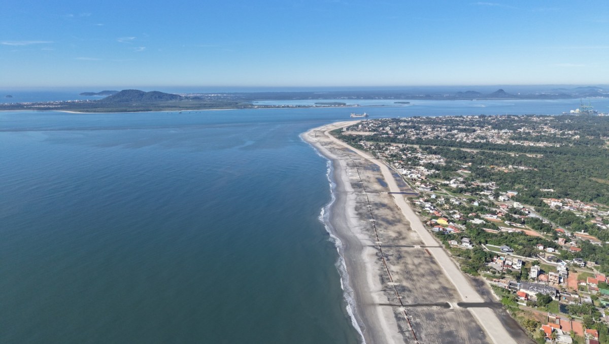Porto de São Francisco conclui maior extensão de praia do Brasil