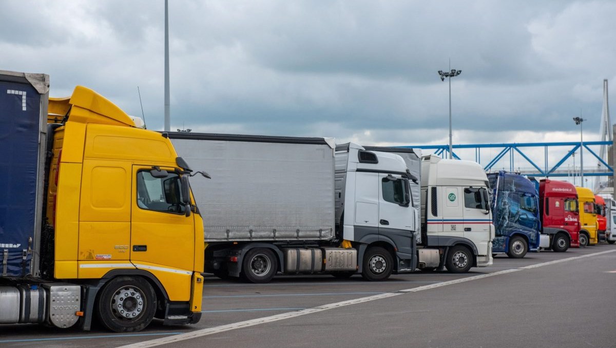 Comisión Europea aprueba fondo para apoyar a empresas francesas del transporte
