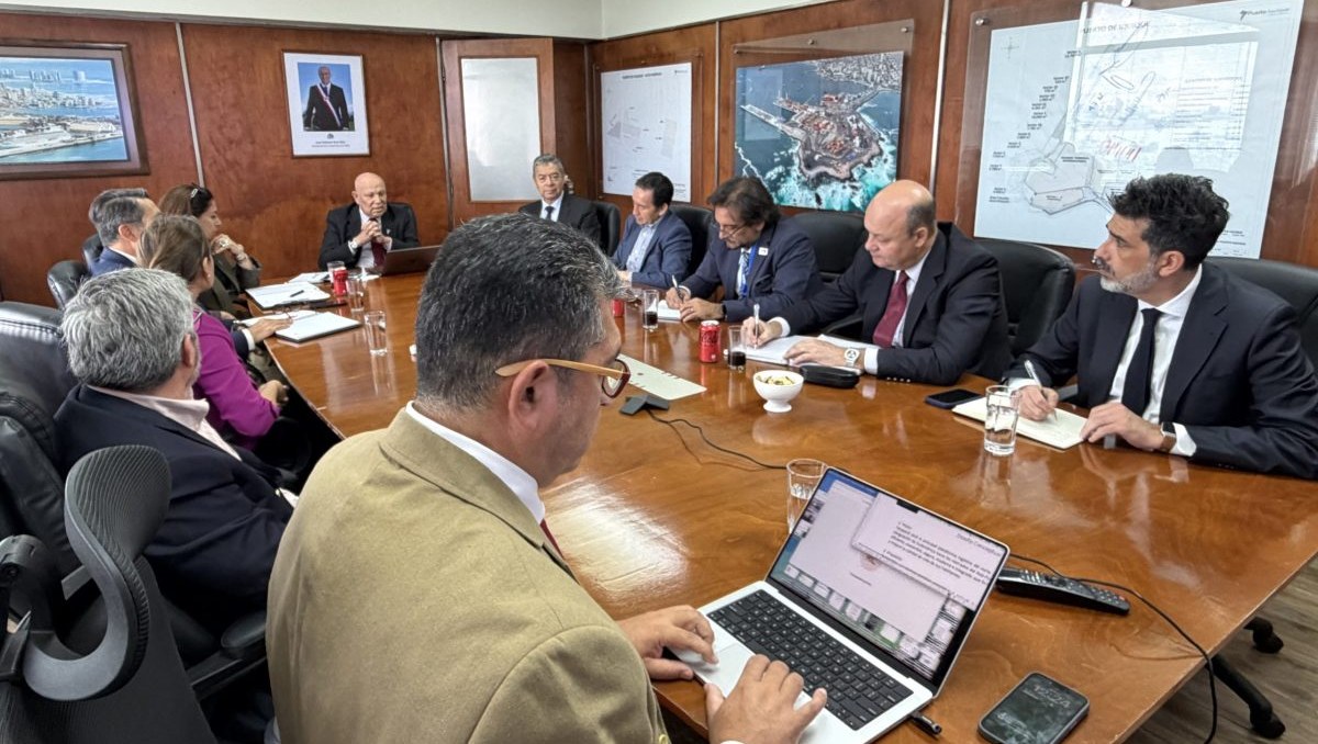 Empresa Portuaria Iquique y Zofri consolidan alianza estratégica para potenciar integración