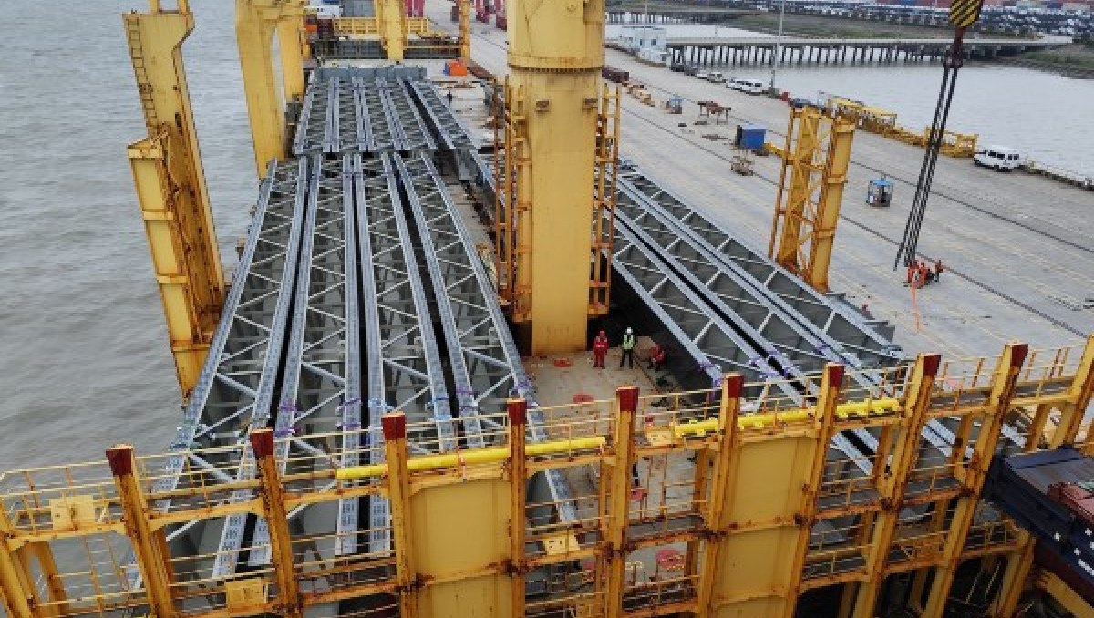 AAL Shipping finaliza campaña de nueve viajes para construcción de puente en Melbourne
