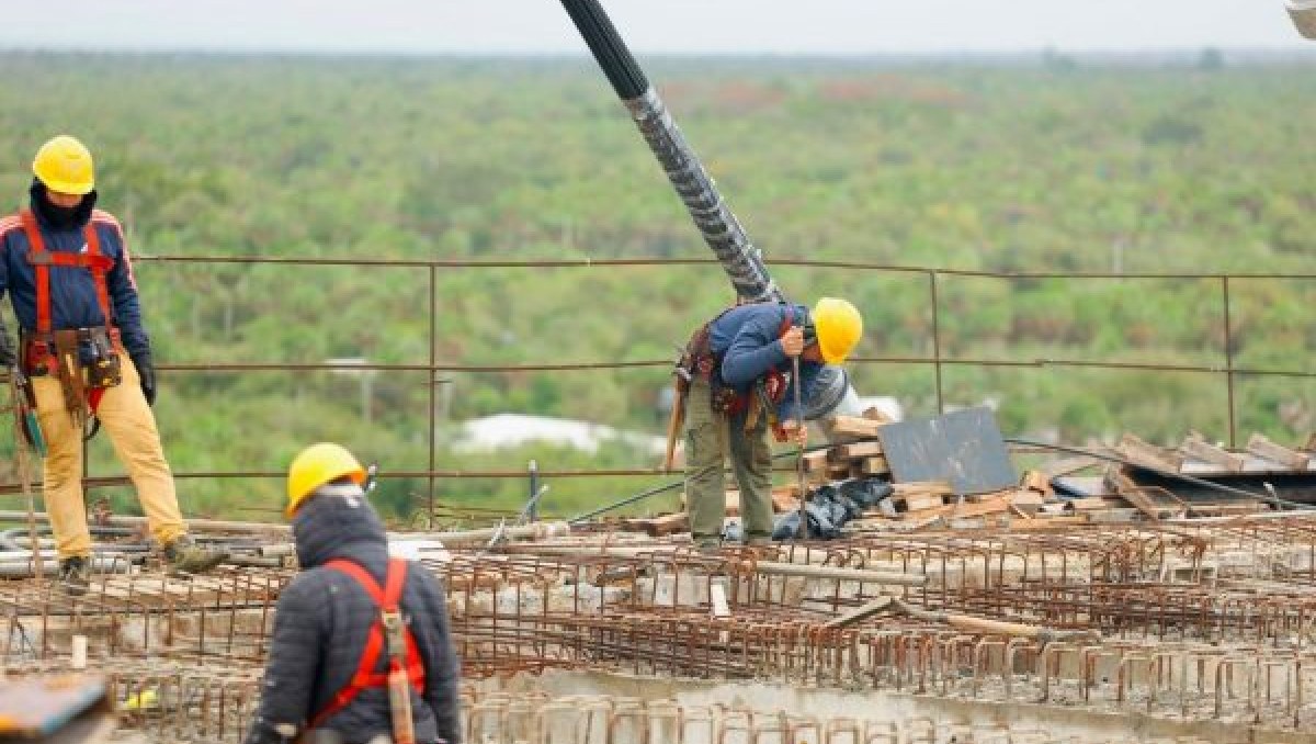 Construcción de puente de la Bioceánica entre Paraguay y Brasil continúa con trabajos en ajustes estructurales