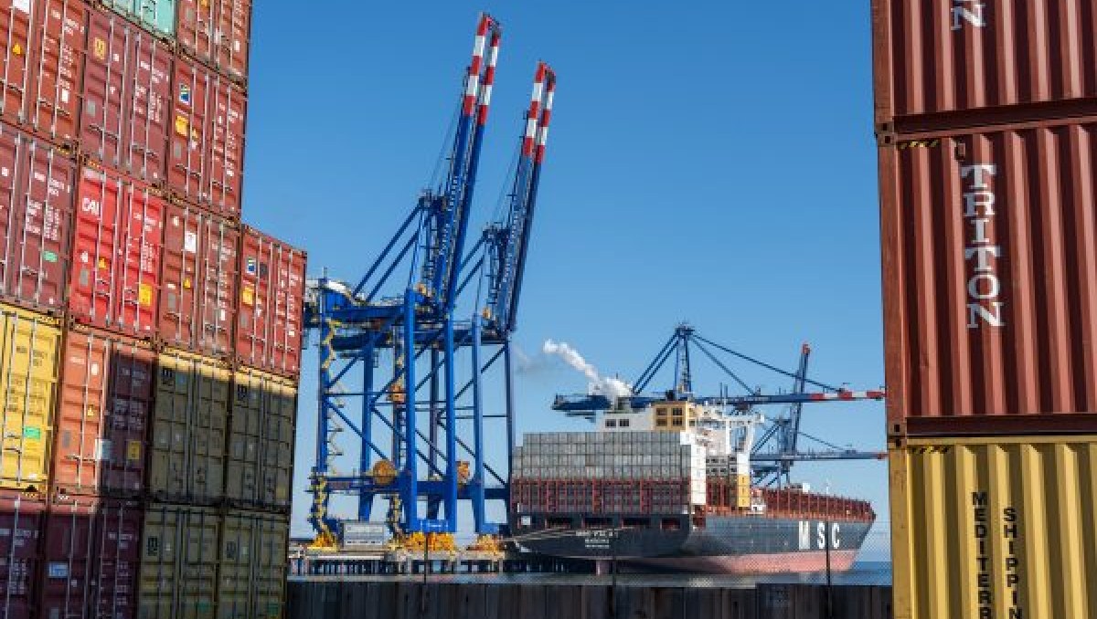 Puerto Coronel acredita consumo de 1.840 MHh para operaciones desde fuentes renovables