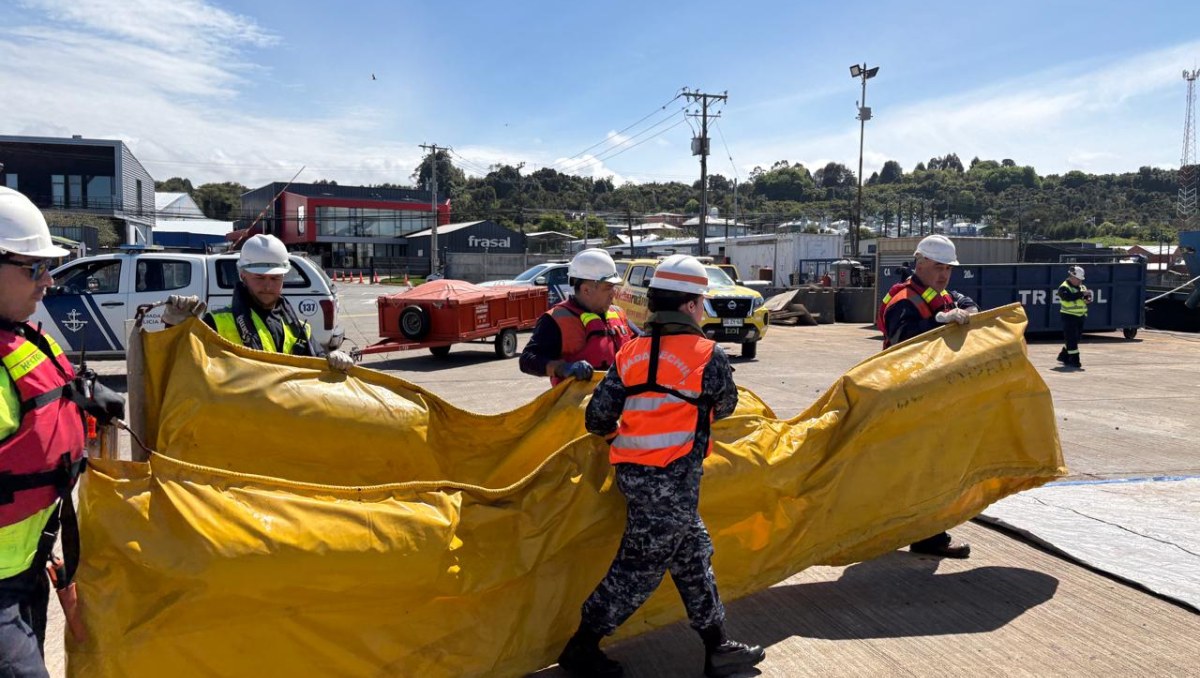 Autoridad Marítima realiza ejercicio de respuesta a la contaminación en Puerto Transmarquin