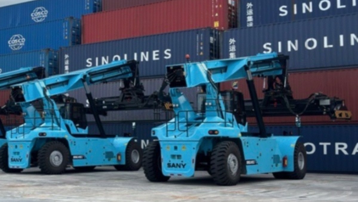 Laem Chabang International Terminal introduce apiladores de alcance 100% eléctricos