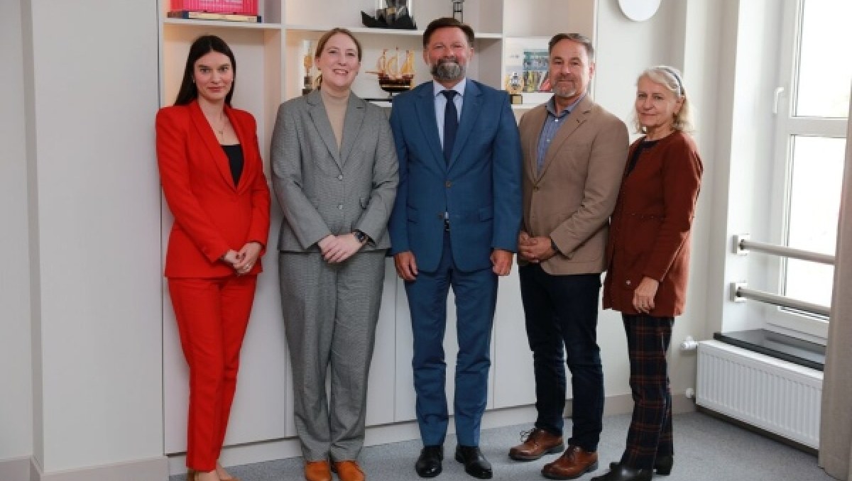 Representantes de Estados Unidos visitan Puerto de Gdynia