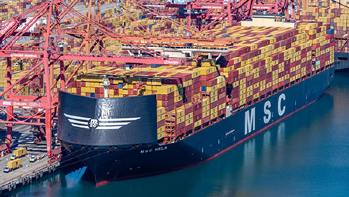 Porto de Long Beach bate recorde histórico de movimentação de contêineres em setembro