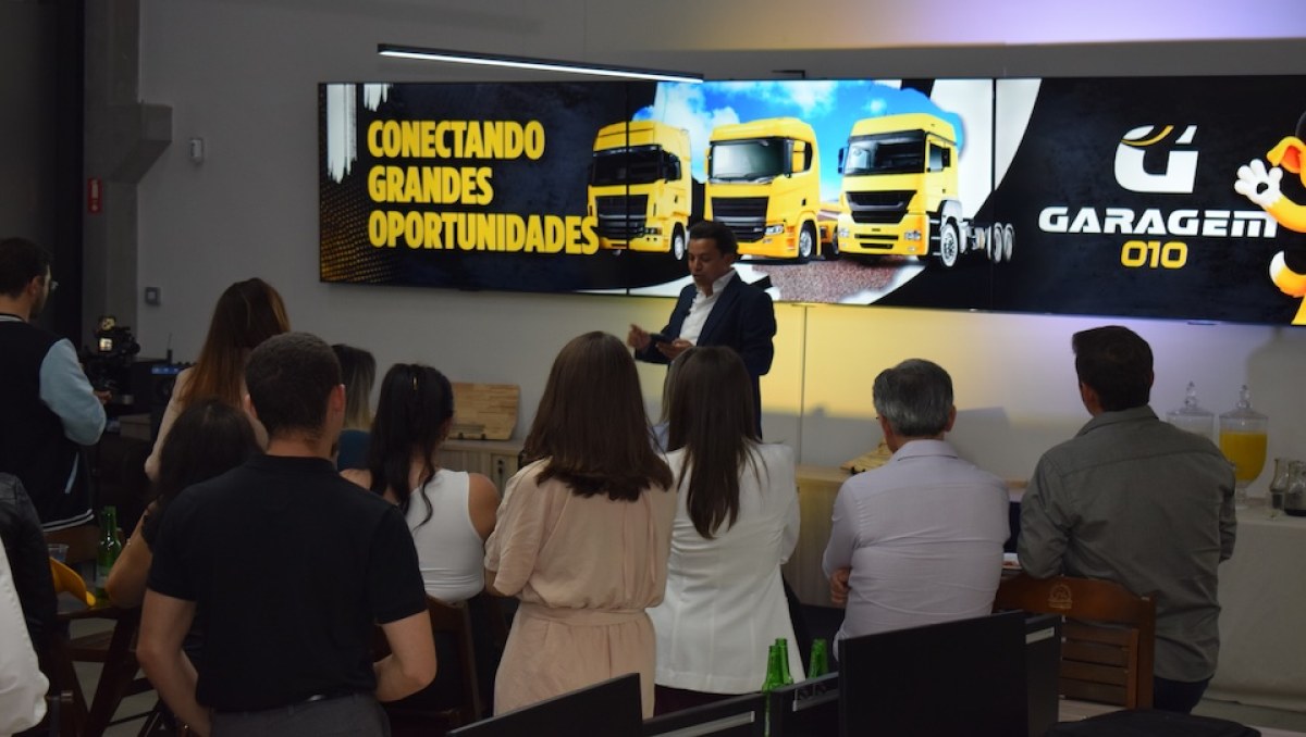 Garagem010 apresenta serviços para negociação de caminhões