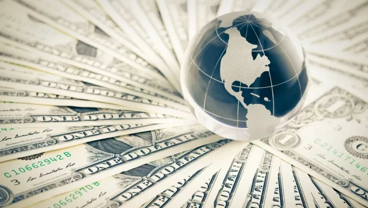 Dólar cai para R$ 5,06 e Ibovespa recua com mercado atento a Brasil, China e EUA
