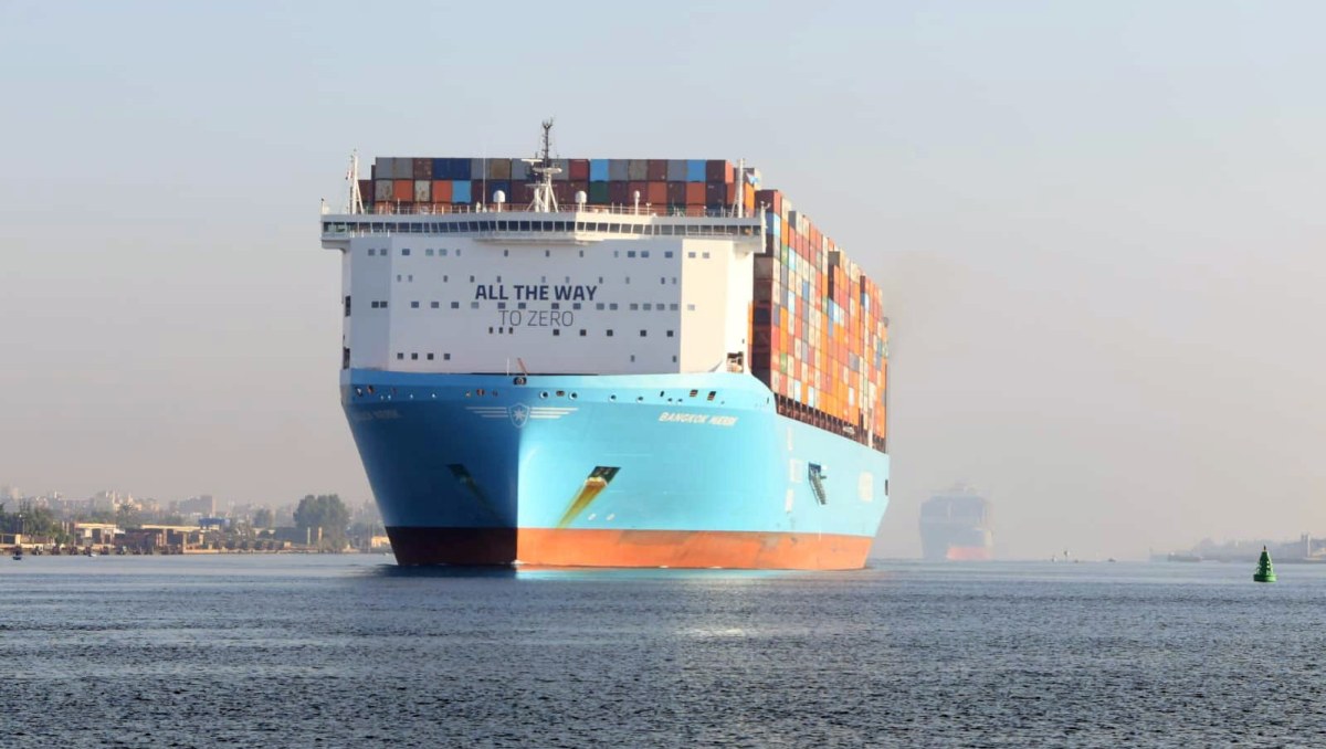 Maersk prevé retorno de todos sus servicios al Canal de Suez para marzo de 2027