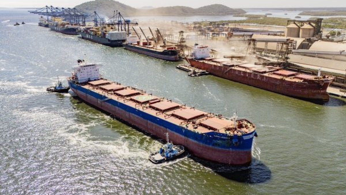 Portos do Paraná movimentam 52,1 milhões de toneladas de cargas entre janeiro e setembro