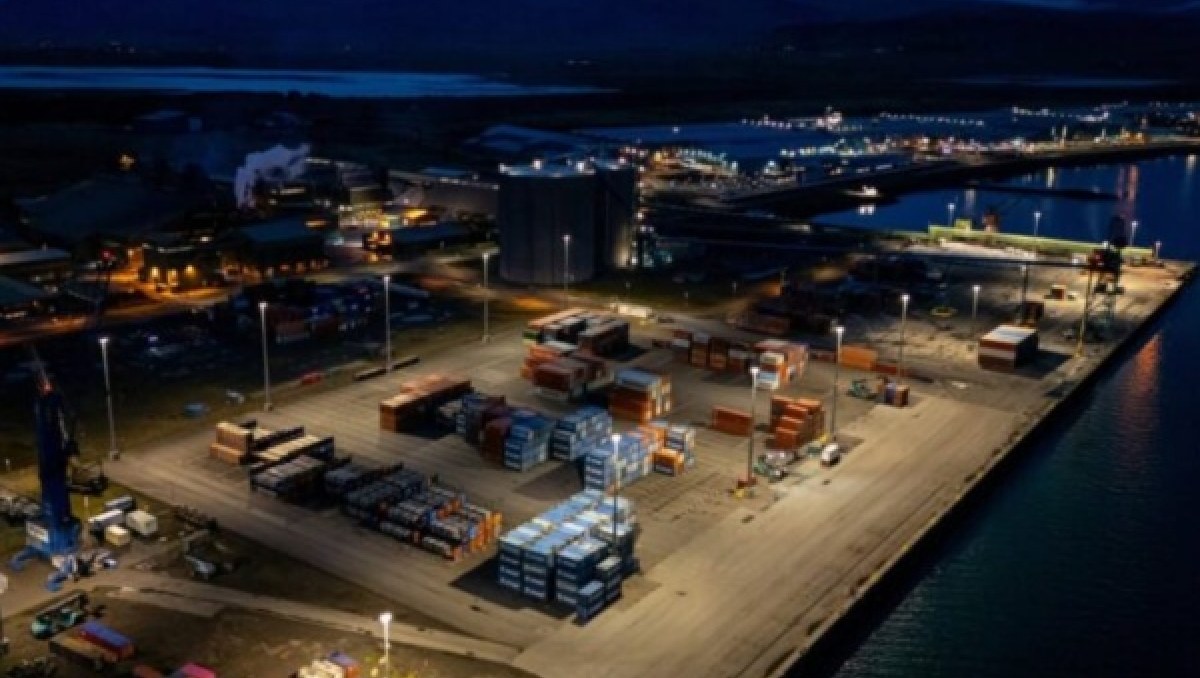 Islandia: Verkís diseña nueva iluminación para zona de contenedores de Puerto de Grundartangi