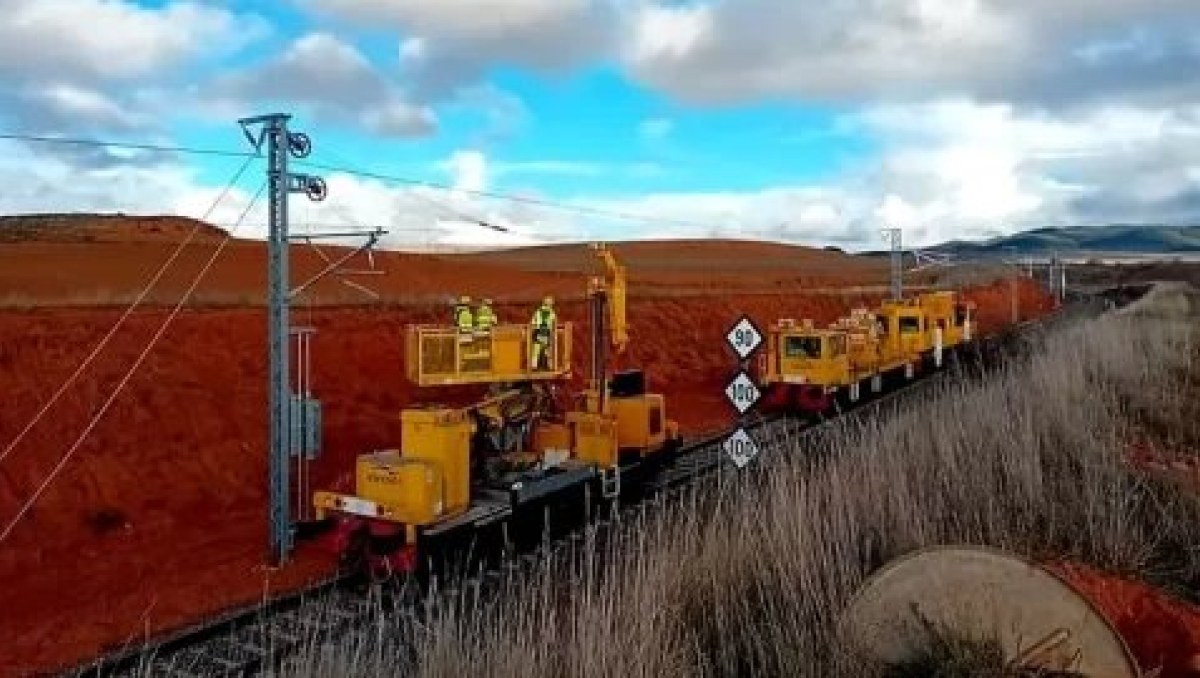 Spain pushes ahead with electrification of final Zaragoza–Valencia section