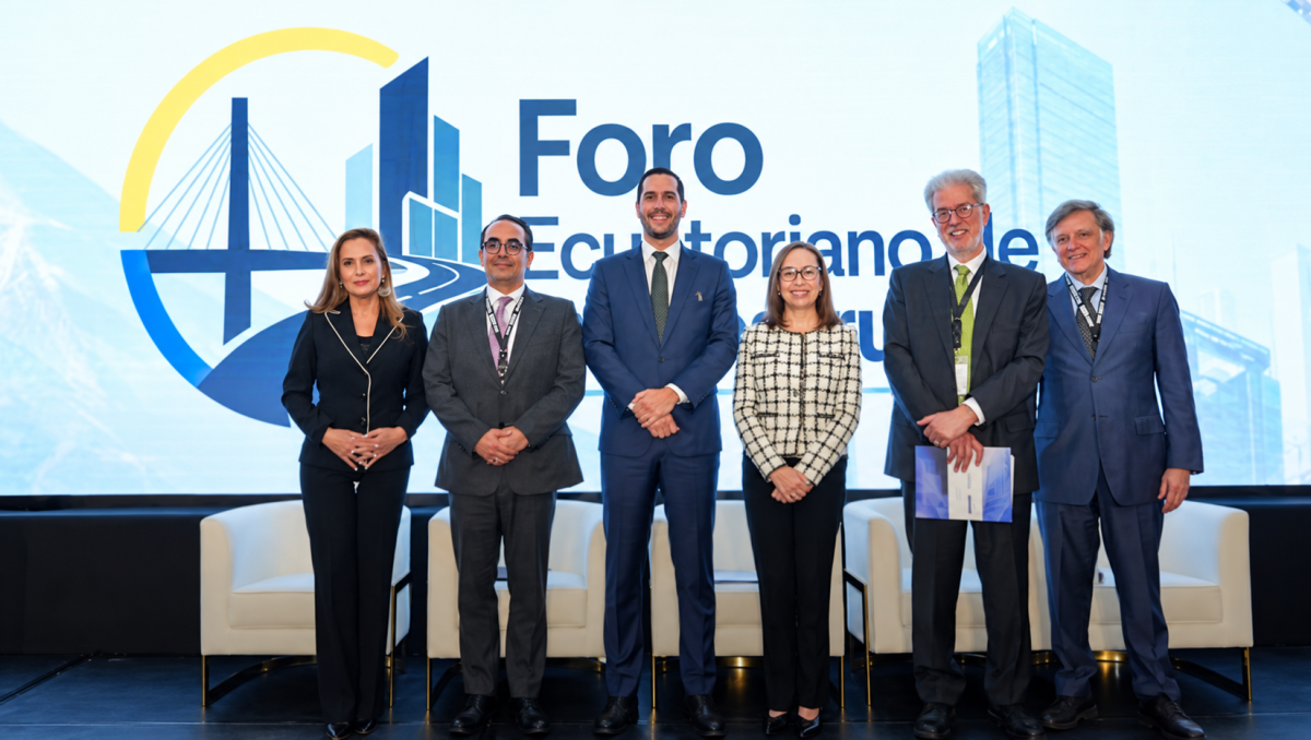 Ecuador impulsa modernización del Puerto de Esmeraldas y desarrollo de terminal granelero en Guayaquil