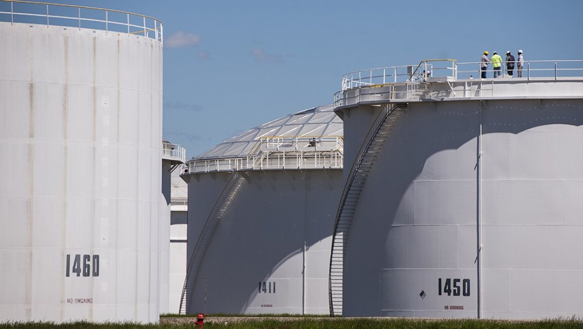 U.S. to tap national diesel reserve as prices soar