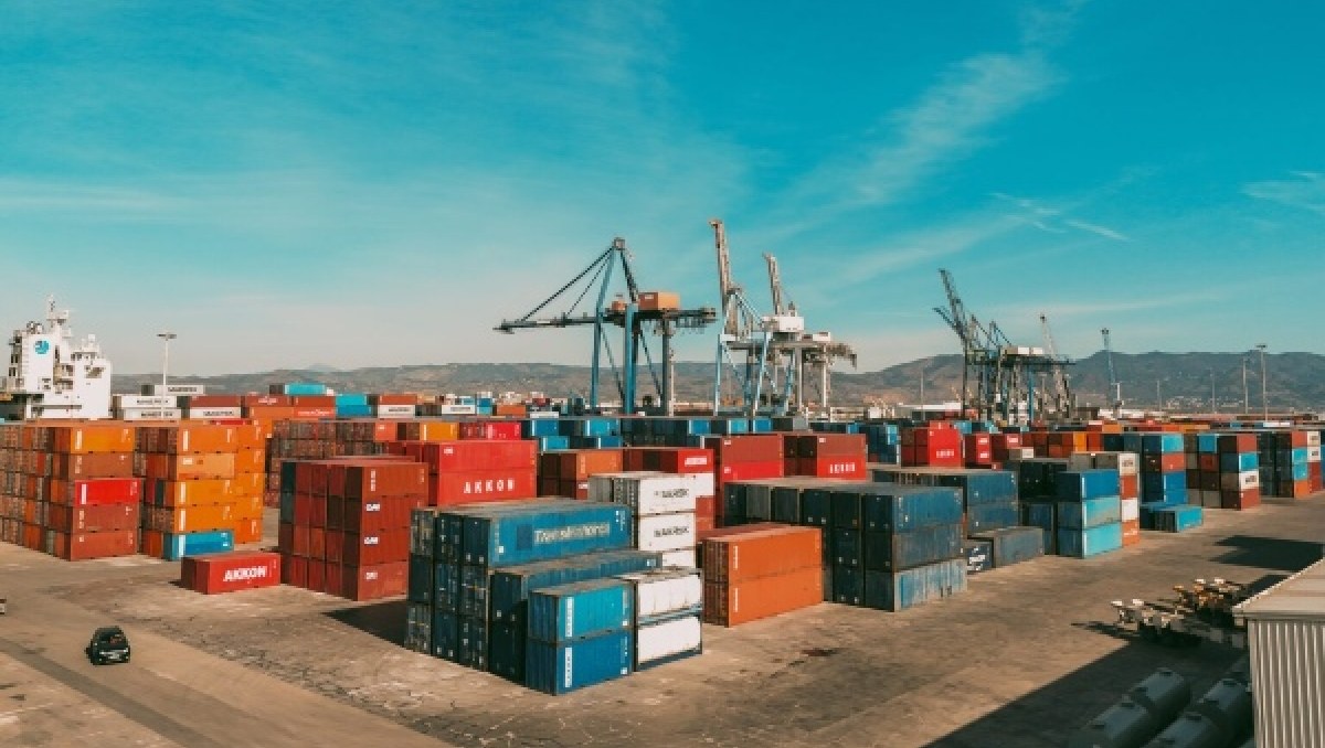 Paso de contenedores en PortCastelló crece 39,2% en período enero-septiembre