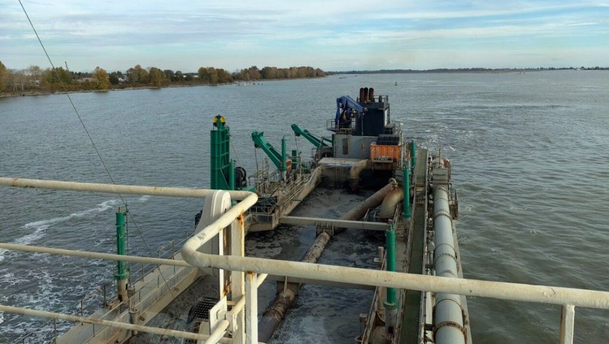 FRPD, Van Oord keep Fraser River navigable