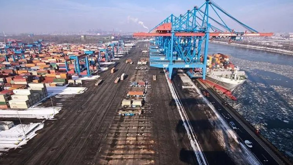 HHLA cuts full-year earnings forecast