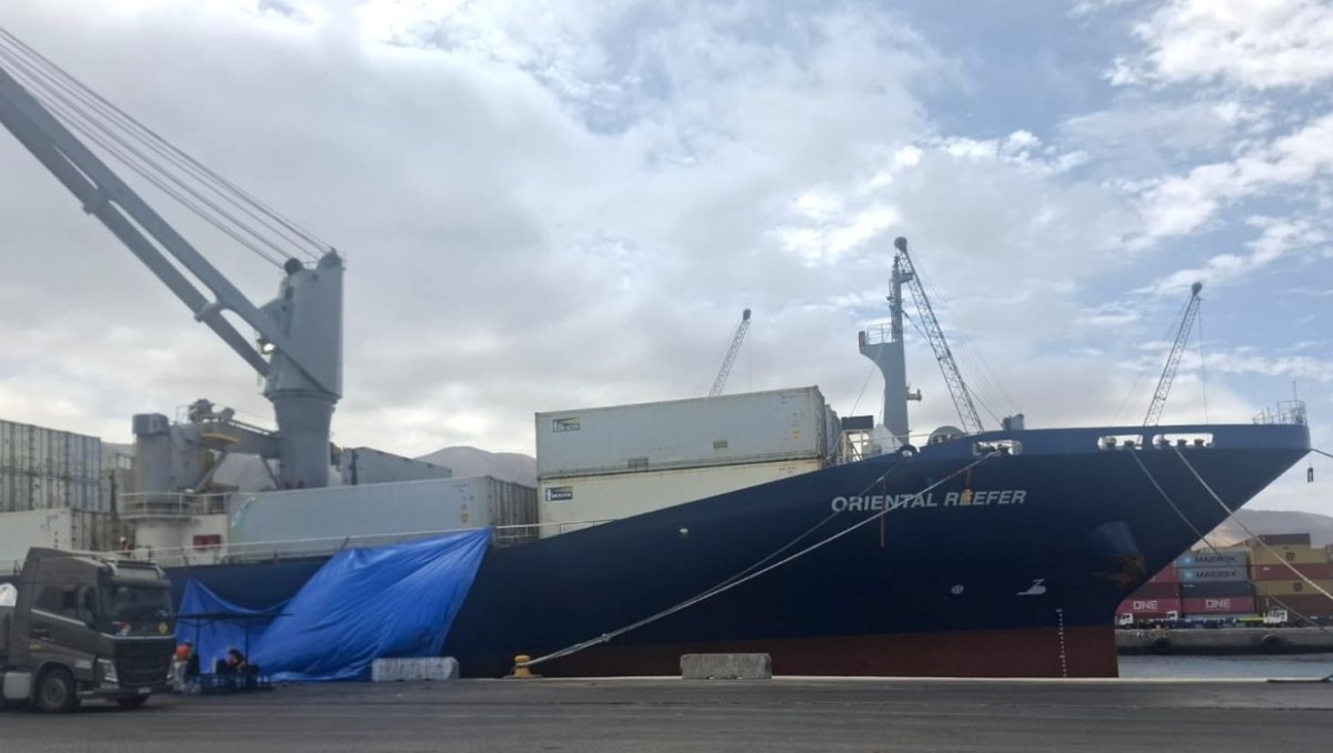Buque procedente de Rusia arriba al Puerto de Iquique con carga para procesos mineros
