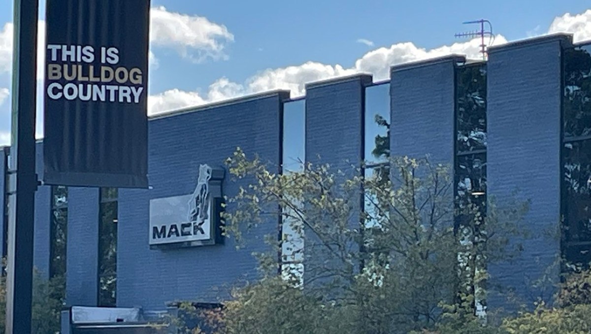 Mack adds 270 staff at production plant in Pennsylvania