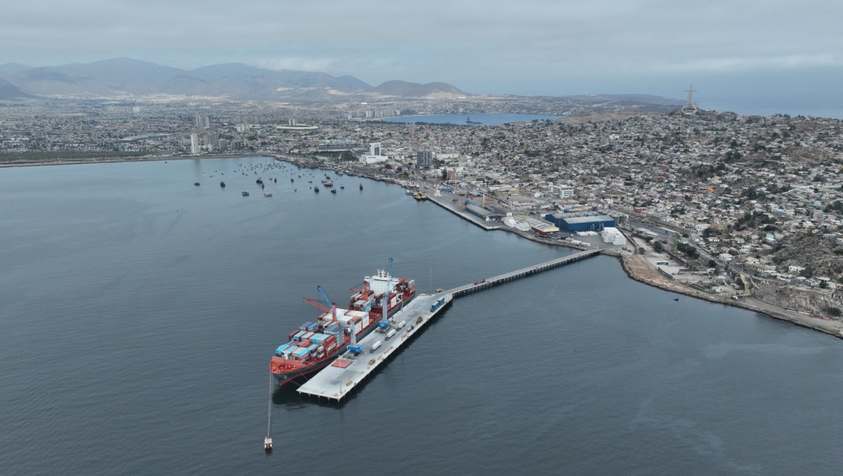 Terminal Puerto Coquimbo estrecha vínculos con industria minera