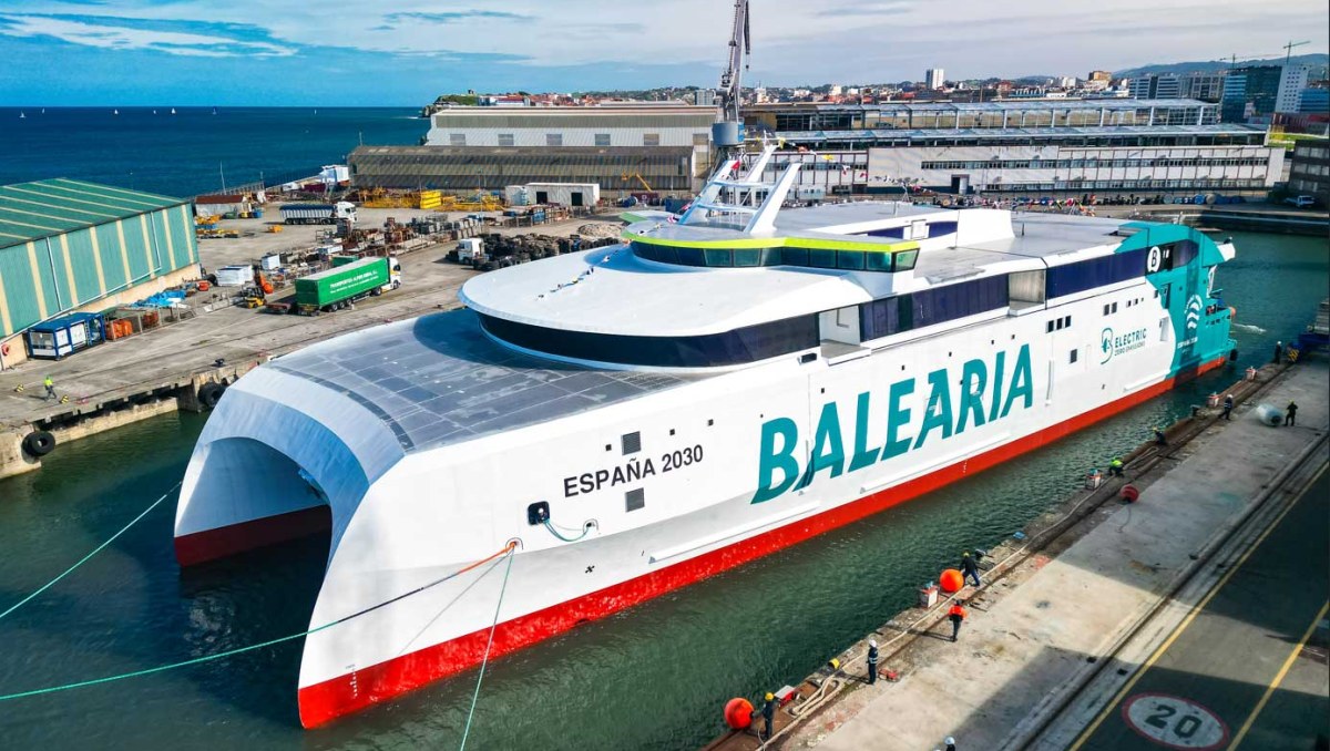 Baleària pone a flote su primer fast ferry eléctrico que conectará Tarifa y Tánger a partir de 2027