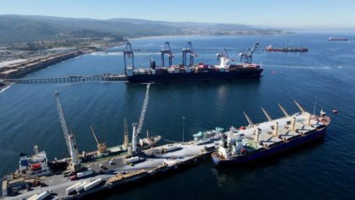 Porto Coronel mira para areias, minerais e equipamentos de Vaca Muerta para ampliar cargas entre Chile e Argentina