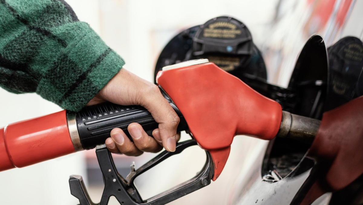 Governo prorroga subsídio ao diesel por 30 dias para conter alta dos combustíveis