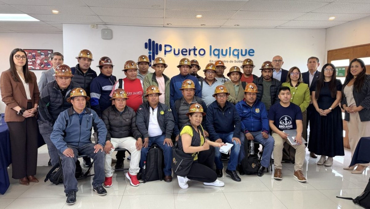 Puerto de Iquique afianza lazos con sector minero de Bolivia