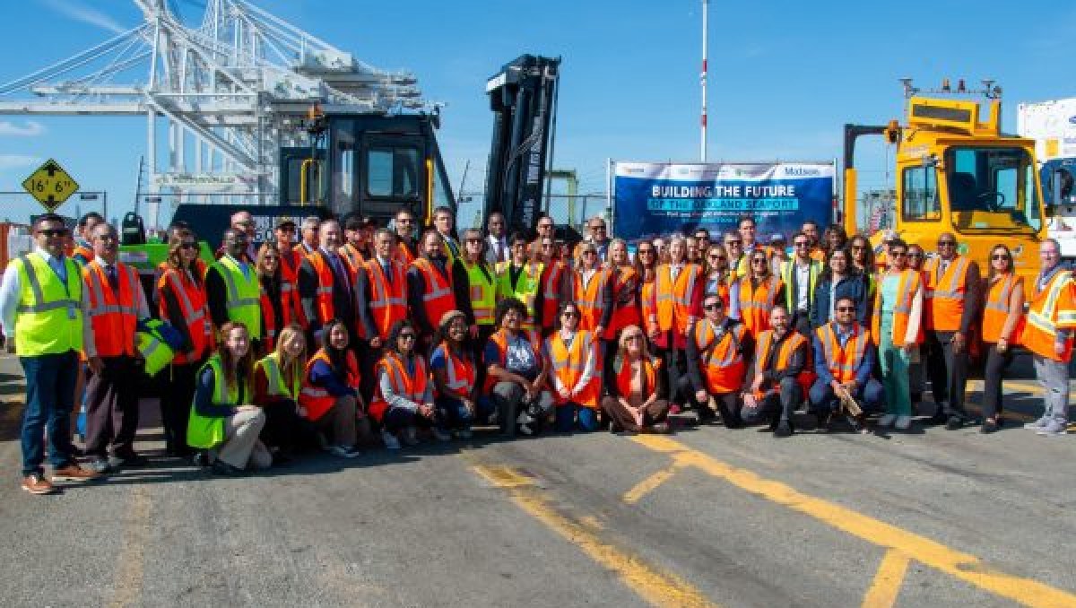 Puerto de Oakland inicia obras para electrificar flota de manejo de carga de Terminal Matson
