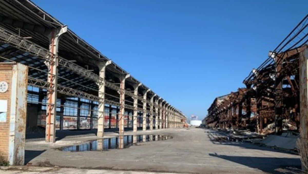 Italia: AdSP comunica inicio de demolición de antiguo astillero Tubimar en Puerto de Ancona