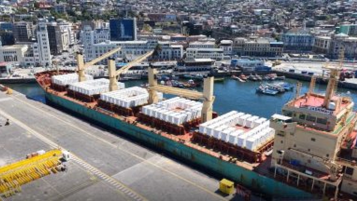 Porto de Valparaíso recebe 56 baterias BESS para armazenamento de energia renovável
