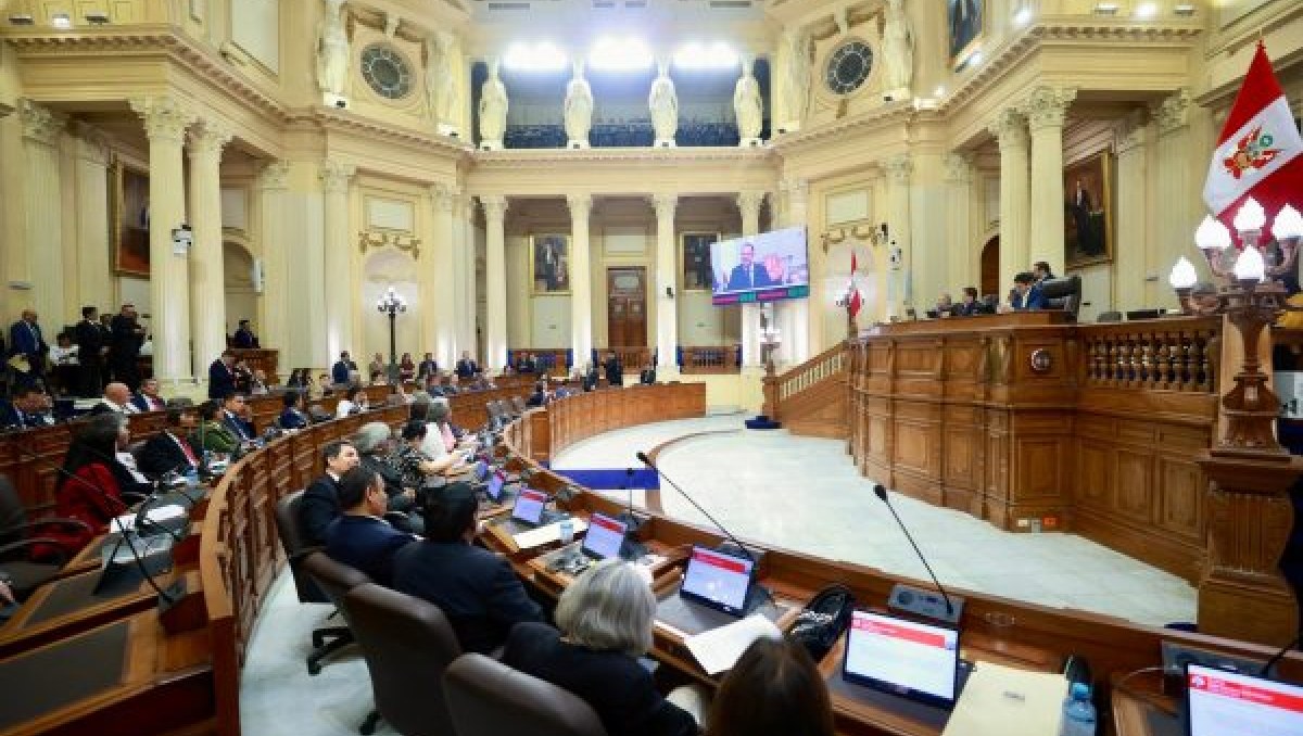 Congreso peruano aprueba ingreso de nave militar chilena a Puerto de Ilo 