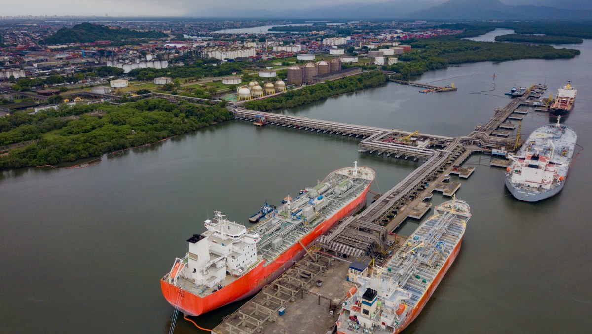 Porto de Santos registra recorde histórico na movimentação de cargas em 2026