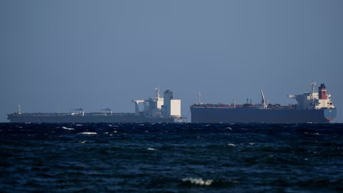 Alza de fletes marítimos suma USD 5.400 millones a deuda de Shell y estrecha márgenes de TotalEnergies