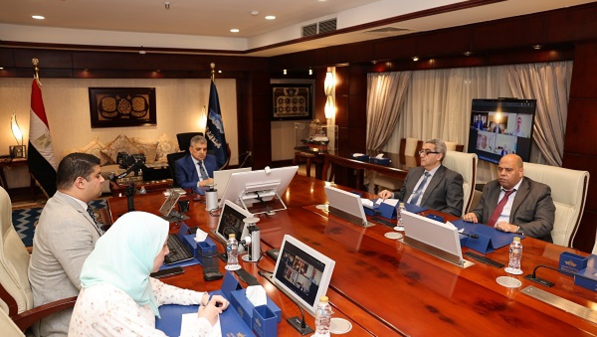 Canal de Suez y Hapag-Loyd revisan oportunidades para fortalecer cooperación