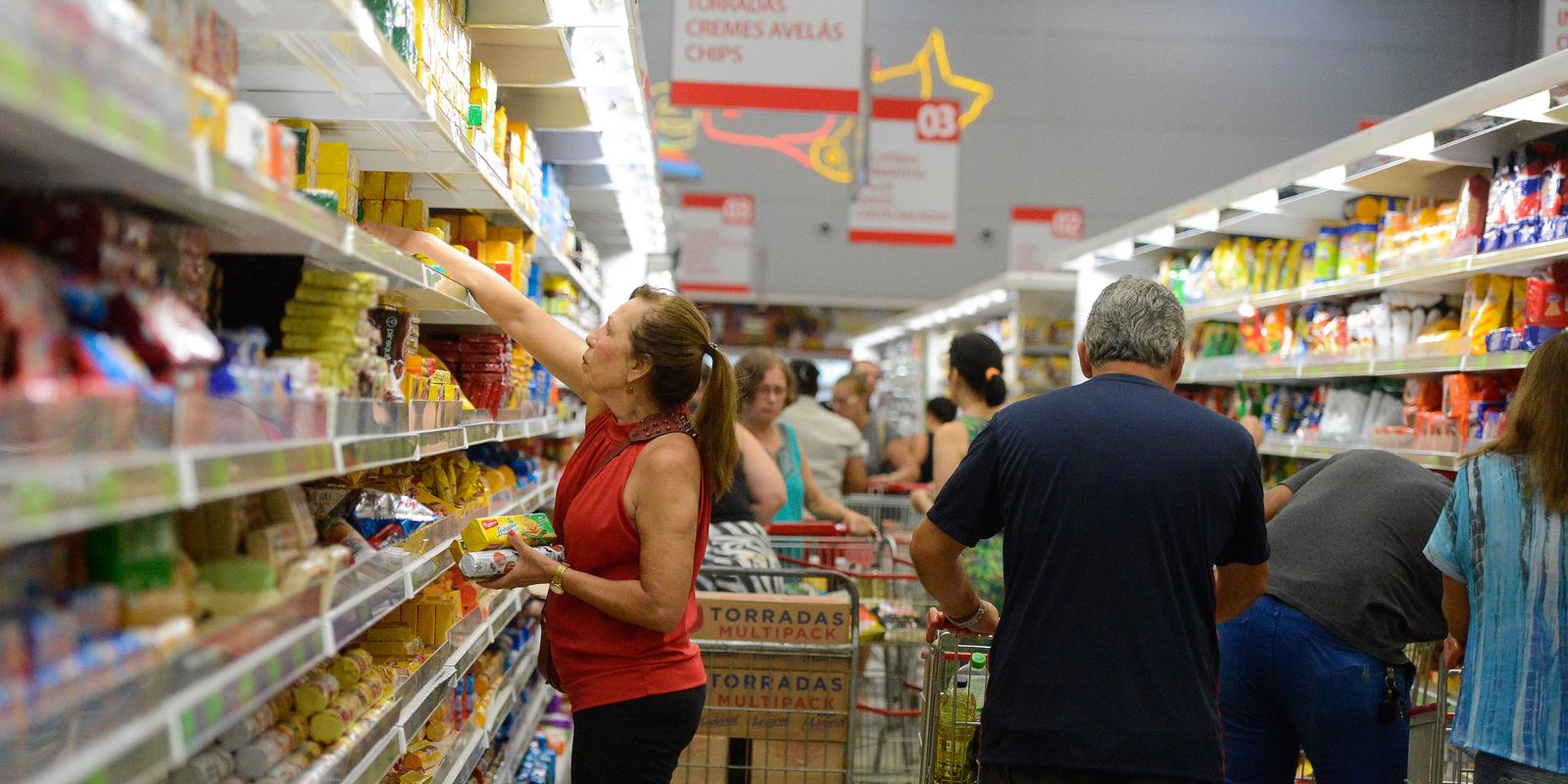 Mudanças no vale-alimentação ajudam a combater inflação , diz Abras