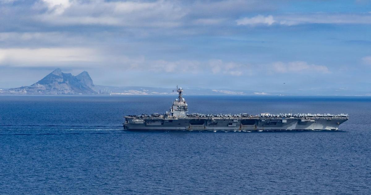 Maior porta-aviões do mundo chega ao Caribe e amplia presença militar dos EUA