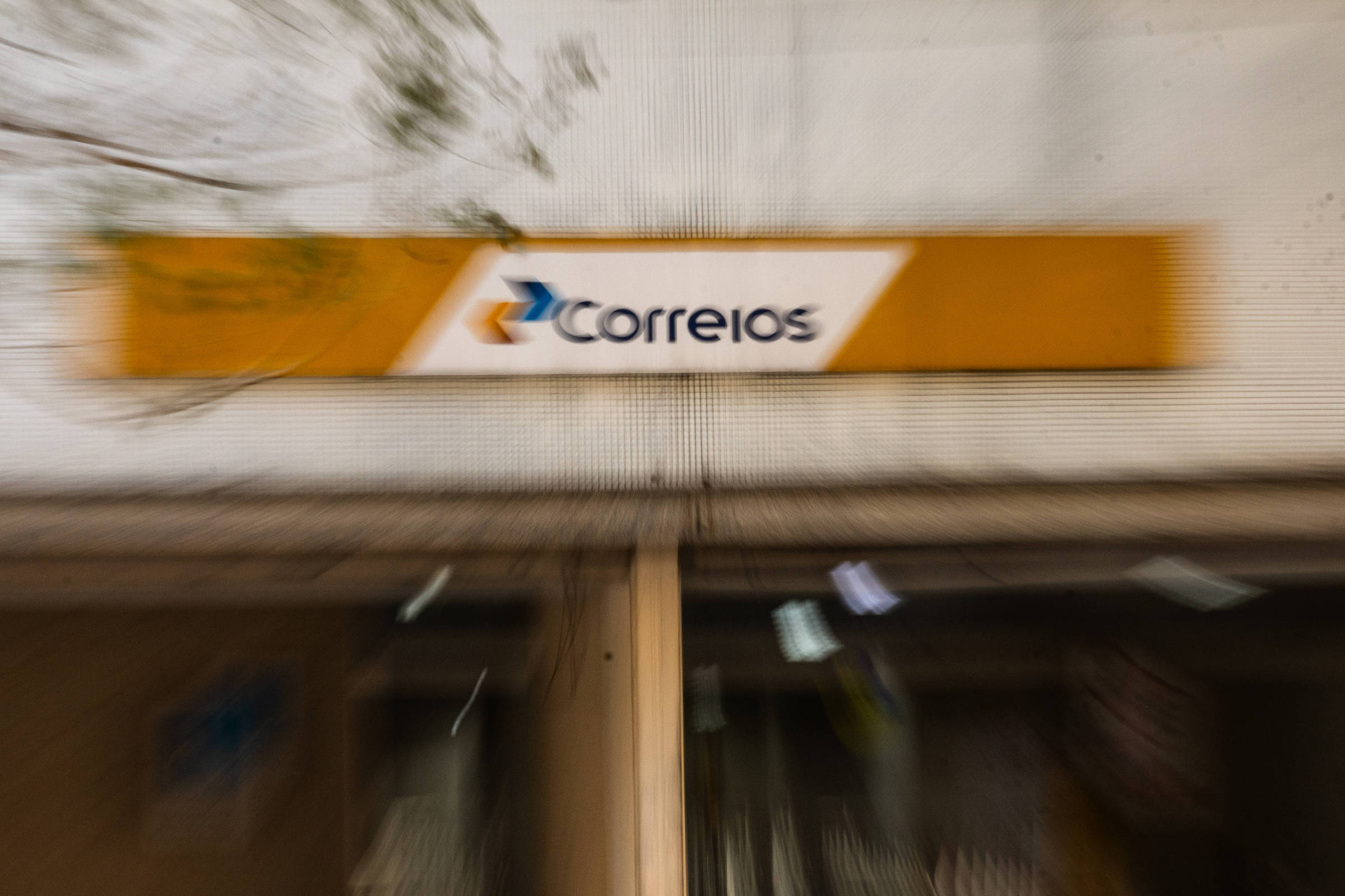 Correios querem desligar pelo menos 10 mil empregados em novo PDV