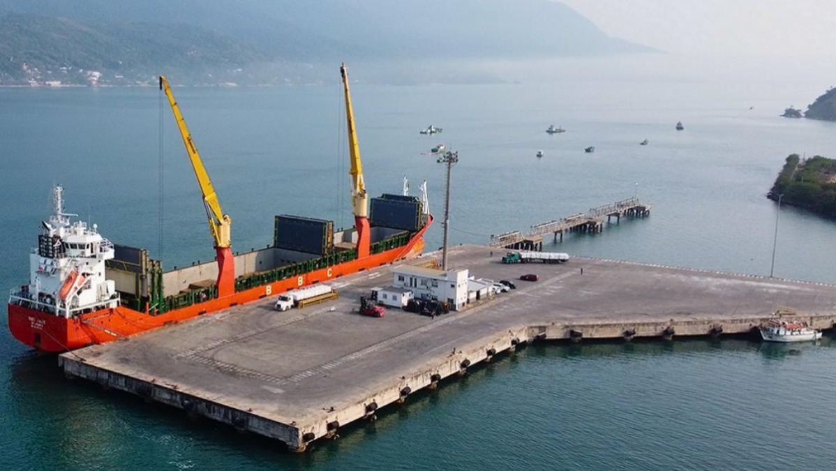 Porto de São Sebastião realiza primeira exportação histórica de fertilizantes