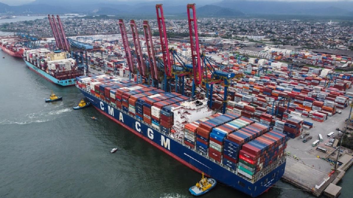 Tecon Santos movimenta mais de 243 mil TEUs em outubro