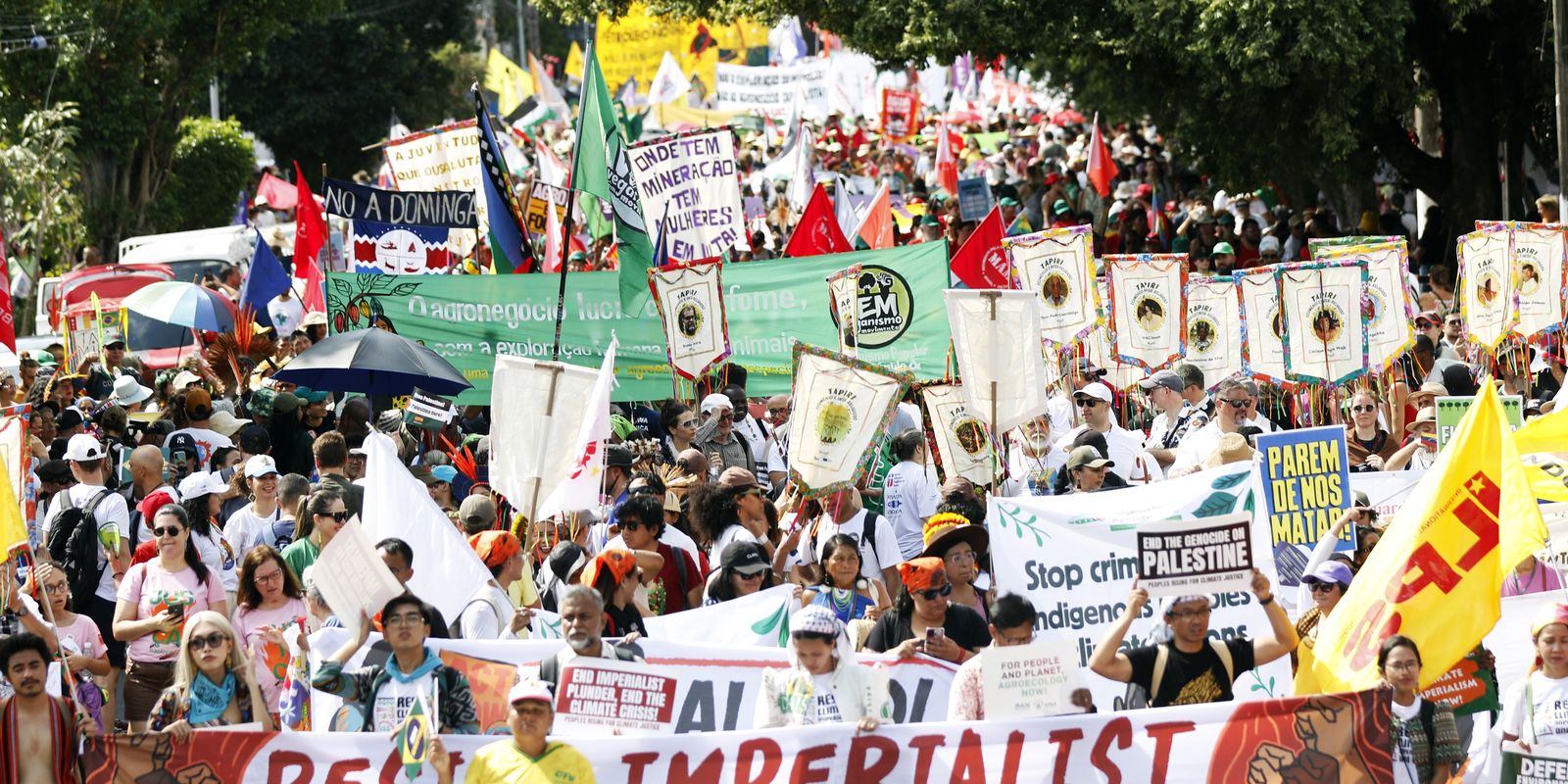 Marcha pelo Clima reúne 70 mil e leva força amazônica às ruas de Belém