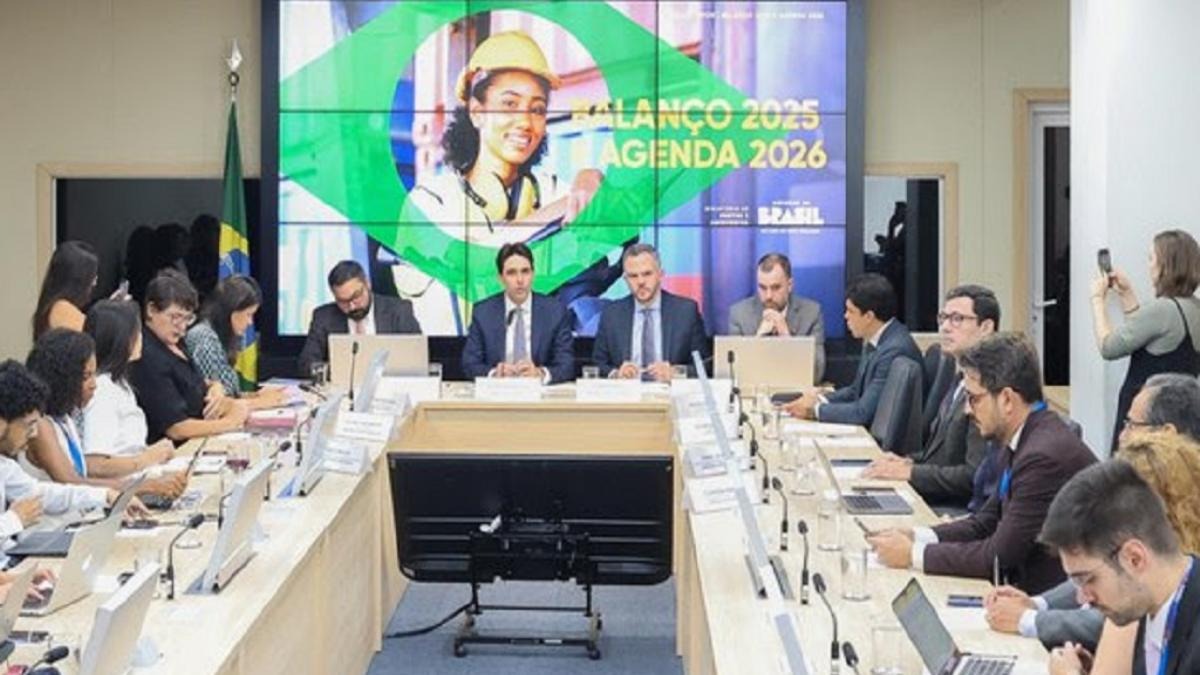 Governo projeta alta de 5% na movimentação portuária e planeja 18 leilões em 2026