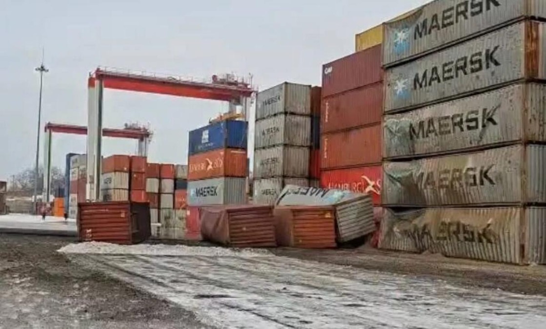 Ataque russo atinge Porto de Chornomorsk e danifica navio mercante